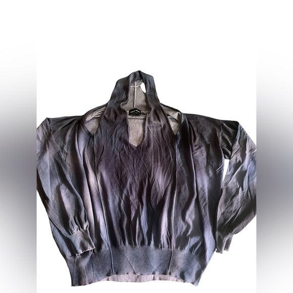 Authentic Georgio Armani knit sweater - Picture 2 of 5